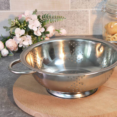 Дуршлаг 24см нерж с ручками на ножке