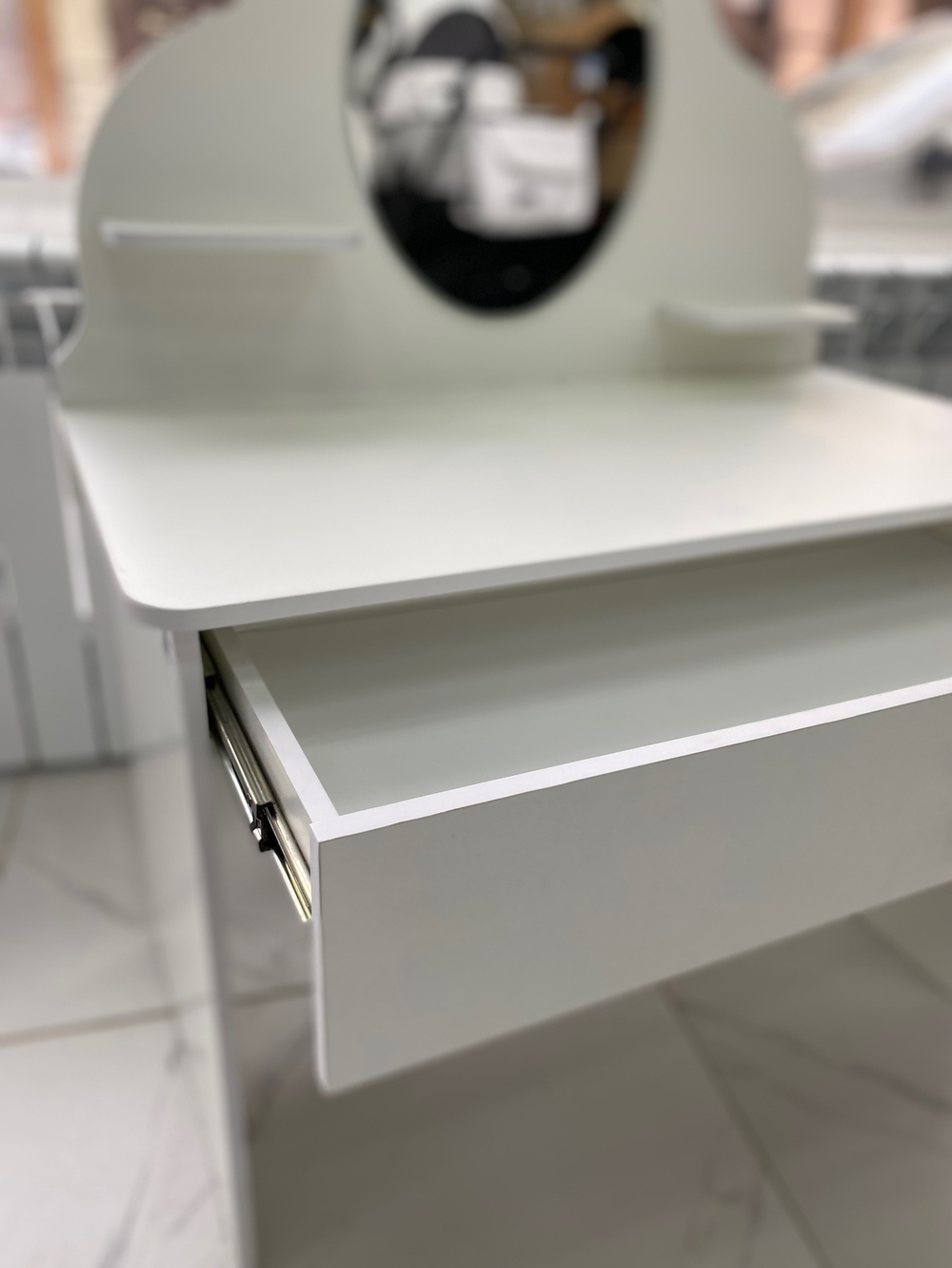 Трюмо ЛМДФ белое 00-00002197