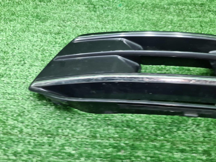 Решетка переднего бампера левая Audi Q5 2 (17-20)