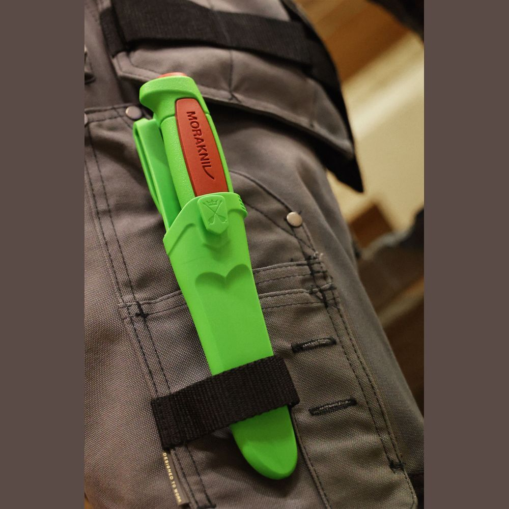 Нож Morakniv Basic 546 лимитированный 2024 нерж. сталь, пласт. ручка (зеленая) терракотовая вставка