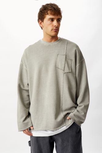 Светло-серый лонгслив с карманом 12G