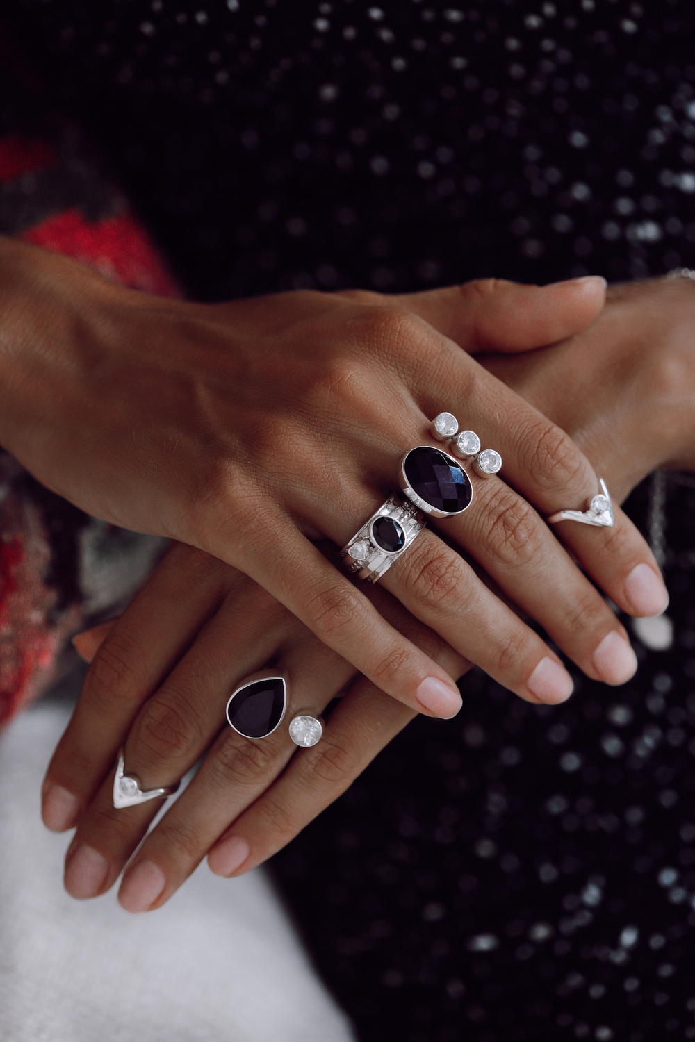 Кольцо «Триплет» с черной шпинелью