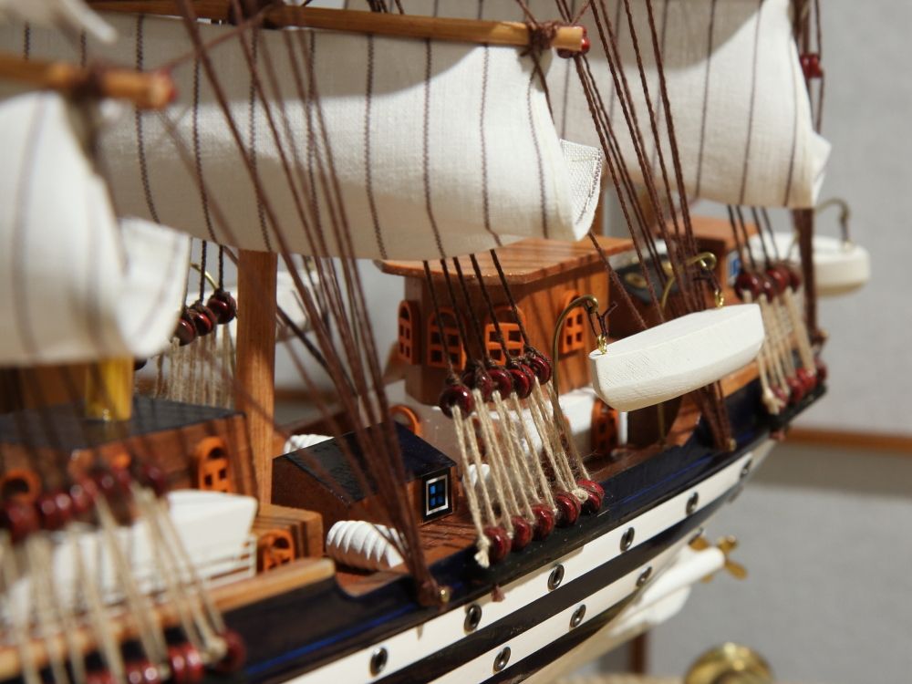 Meteor Lights Модель парусника ''Amerigo Vespuccl''