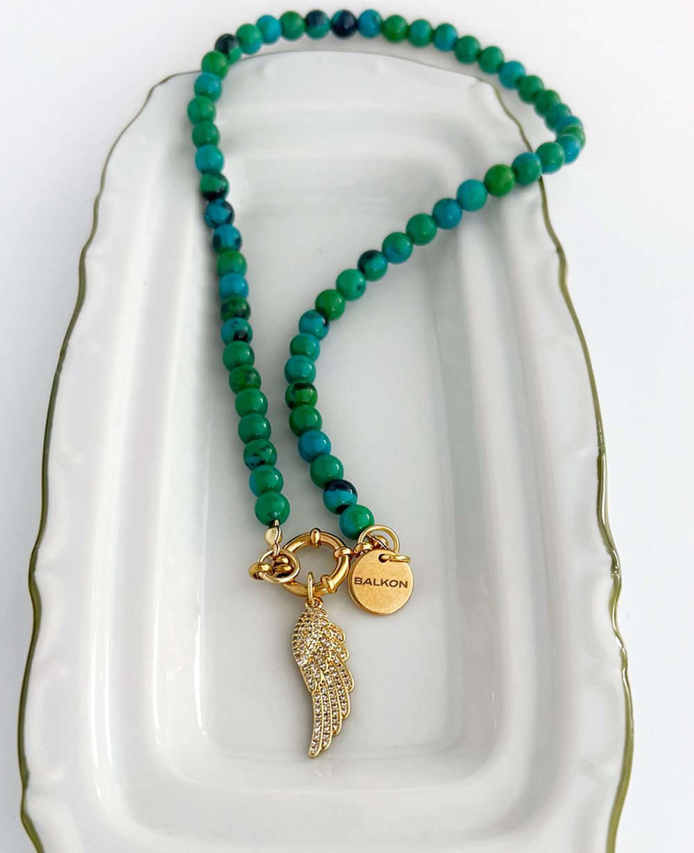 Колье из бусин камня Grass