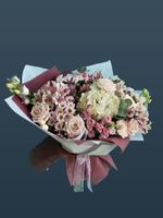 Букет красно синий крафт