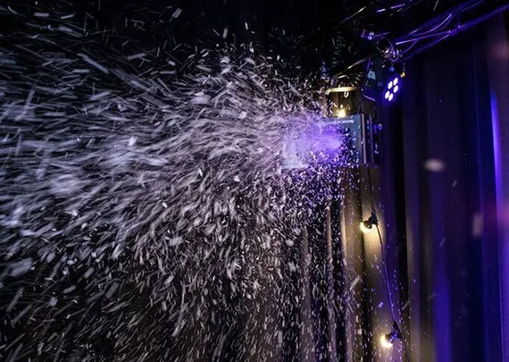 ADJ Entour SNOW генератор снега, 1250Вт