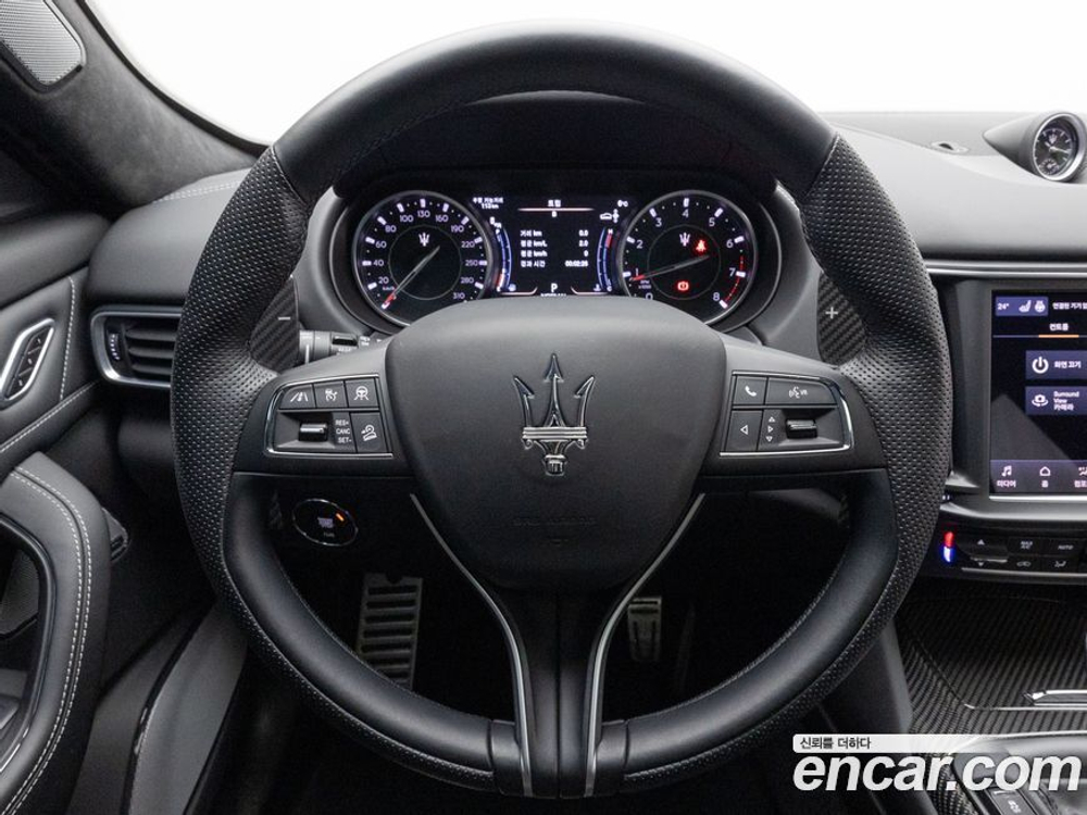 Maserati Levante 3.0 AWD 모데나 (12.2022)