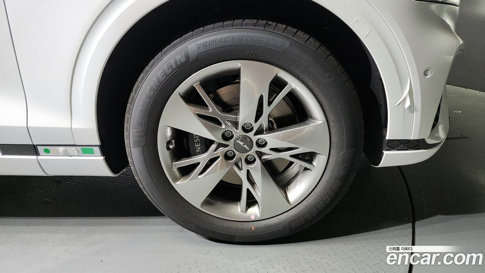 Genesis GV70 2.5T Бензин AWD (04.2024)