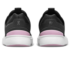 Женские КроссовкиOn The Roger Spin - черный