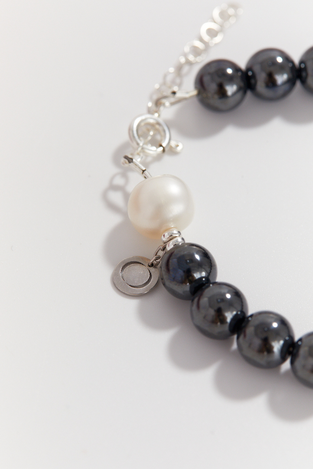 Браслет GROUNDED AND HAPPY из гематита