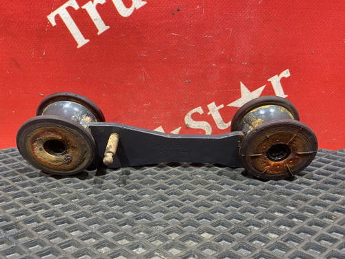 Кронштейн амортизатора кабины