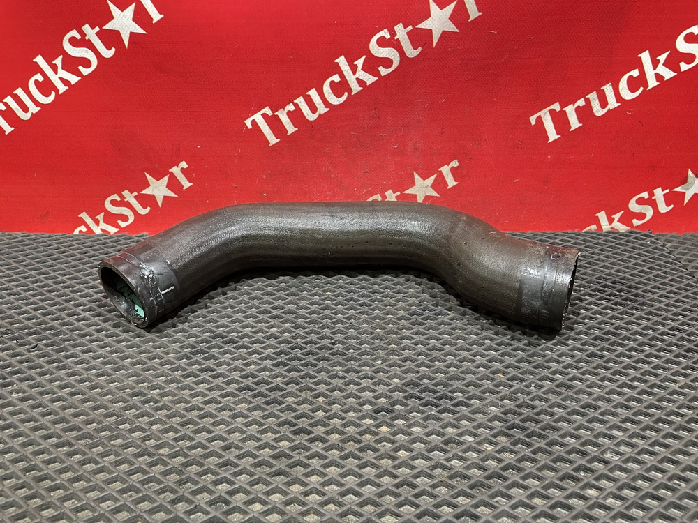 Патрубок системы охлаждения