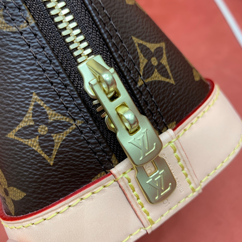 Louis Vuitton Alma BB