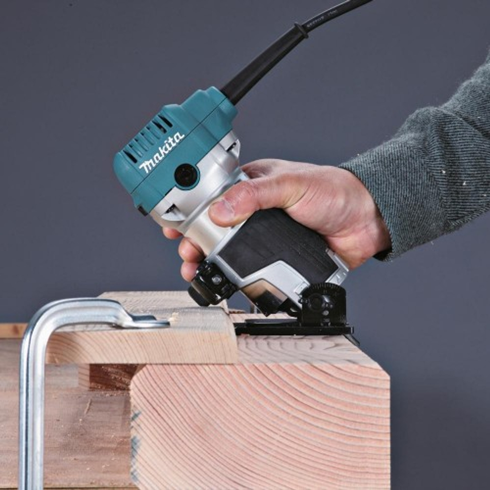 Фрезер сетевой MAKITA RT 0700 C RT0700C