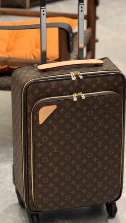 Дорожный чемодан Louis Vuitton