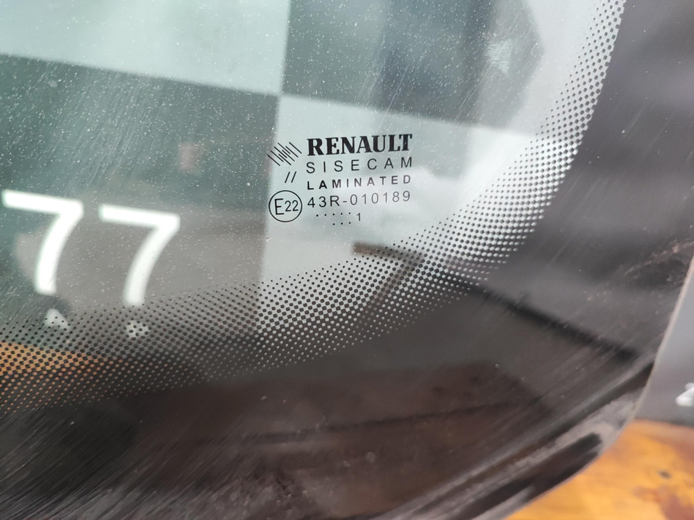 Стекло лобовое Renault Logan 2 / Sandero 2 14-22 Б/У Оригинал 727123643r