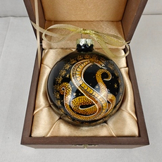 Коллекционный елочный шар с росписью Палех "Золотая Змея" в футляре