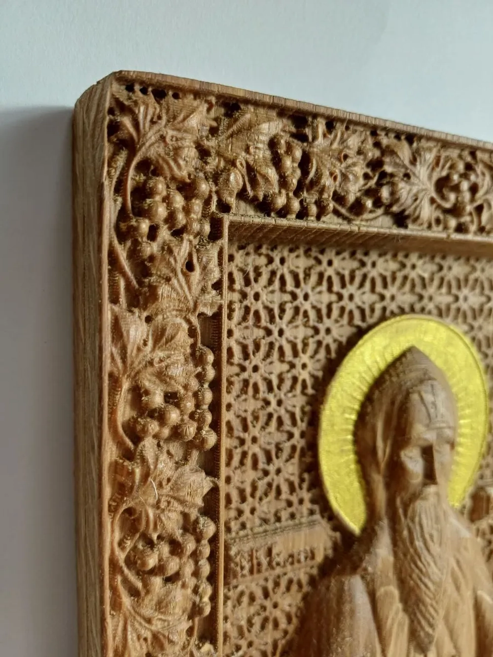 Освященная Икона Св. князя Олега резная из дуба 17х14см