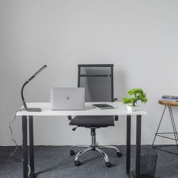 TLD-565 Black-LED-360Lm-3000-6000K-Dimmer-WR Светильник настольный. 12W. Сенсорный выключатель. Диммер. Беспроводное зарядное устройство. Черный. ТМ Uniel