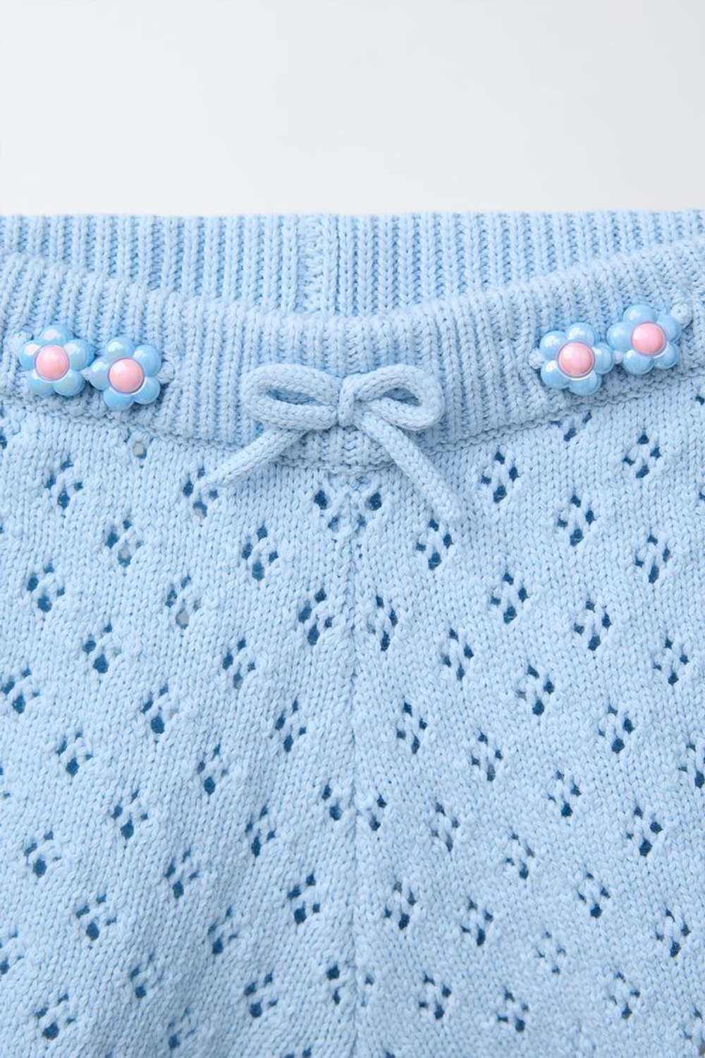 ZARA ТРИКОТАЖНЫЕ ШОРТЫ С БУСИНАМИ, НЕБЕСНО-ГОЛУБОЙ