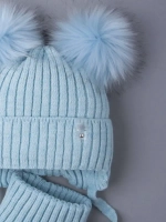 Шапка зимняя детская с помпонами и манишка