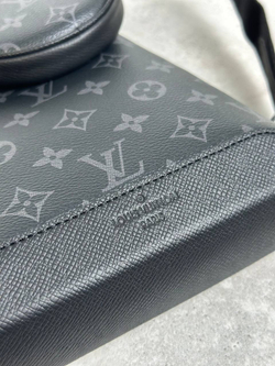 Сумка-слинг Louis Vuitton