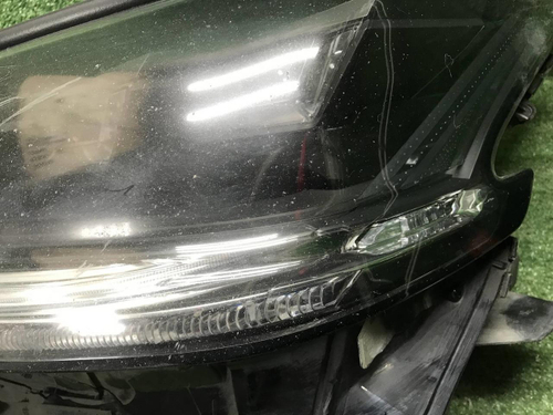 Битая Фара левая Lexus LX 3 15-23 LED Black Vision