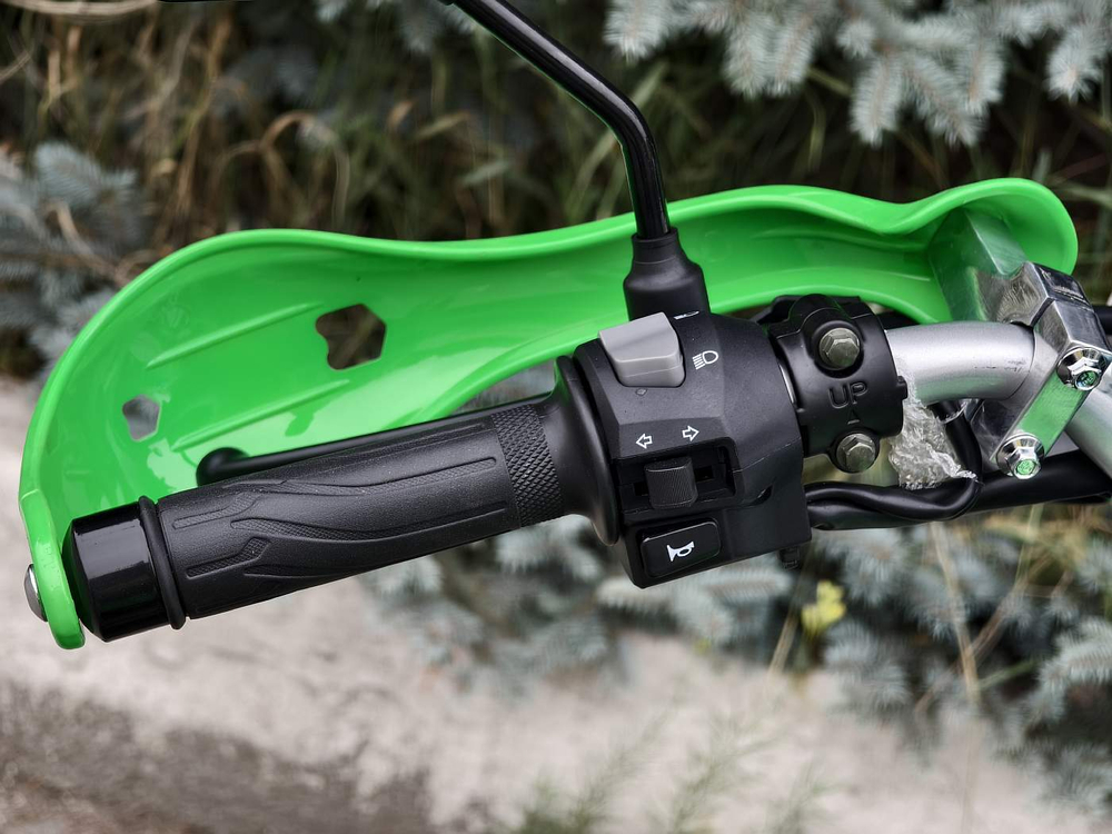 RC 300 GY8X PANTHER ЭНДУРО зеленый