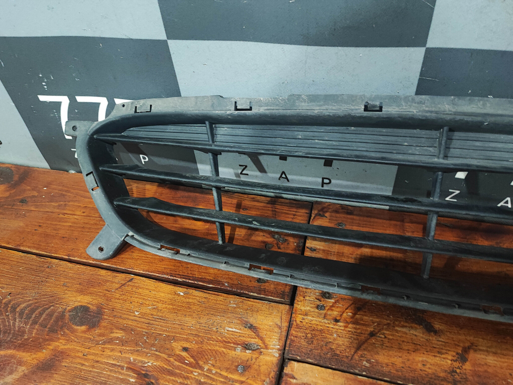 Решетка переднего бампера Hyundai Solaris 1 (RB) 10-14 Б/У Оригинал 865611R000