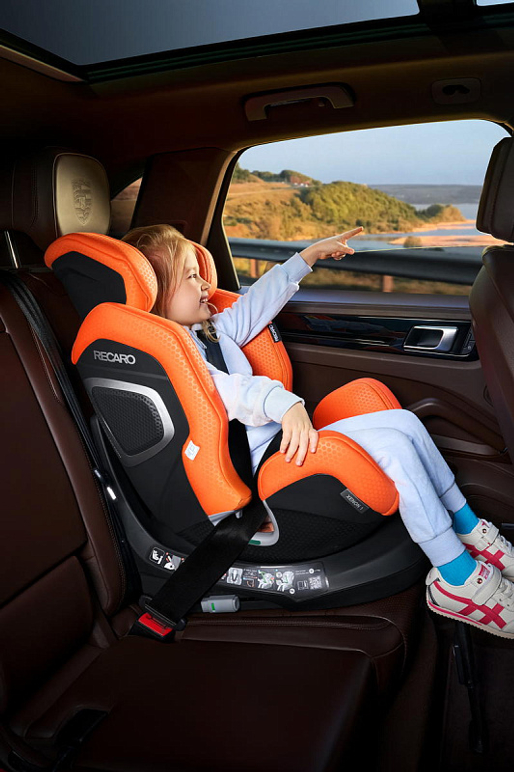 Автокресло Recaro Xenon 1 Vibrant Orange