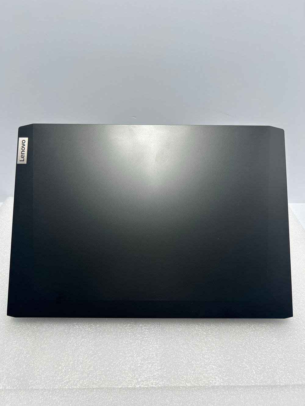 Ноутбук Lenovo IdeaPad Gaming 3 15ACH6 (82K201D1RK) 15.6"/AMD Ryzen 5 5600H/RAM 8GB/SSD 256GB/Nvidia RTX3050 4GB/1920*1080/IPS/DOS/Подсветка кл-ры: LED/Черный. Состояние: Уценка/большой след. на матрице от клавиатуры