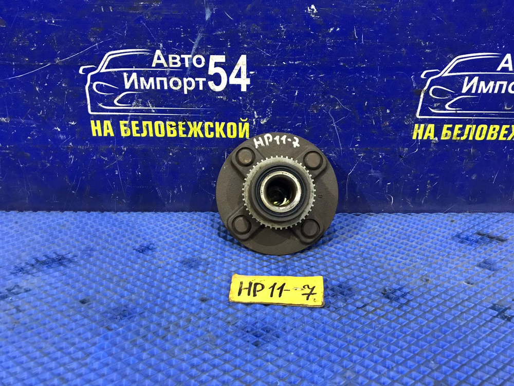 Ступица задняя левая NISSAN PRIMERA 1998