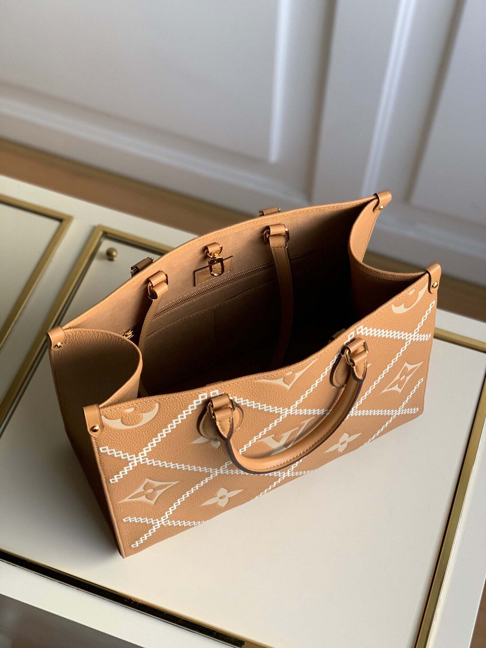 Louis Vuitton Onthego MM