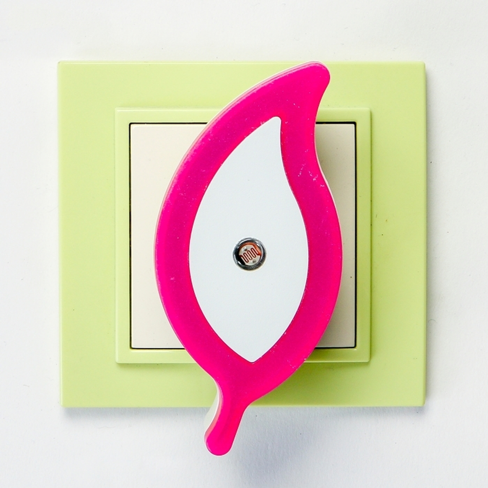 3737484 Ночник пластик "Листок" LED МИКС 4,4х5х9,5 см