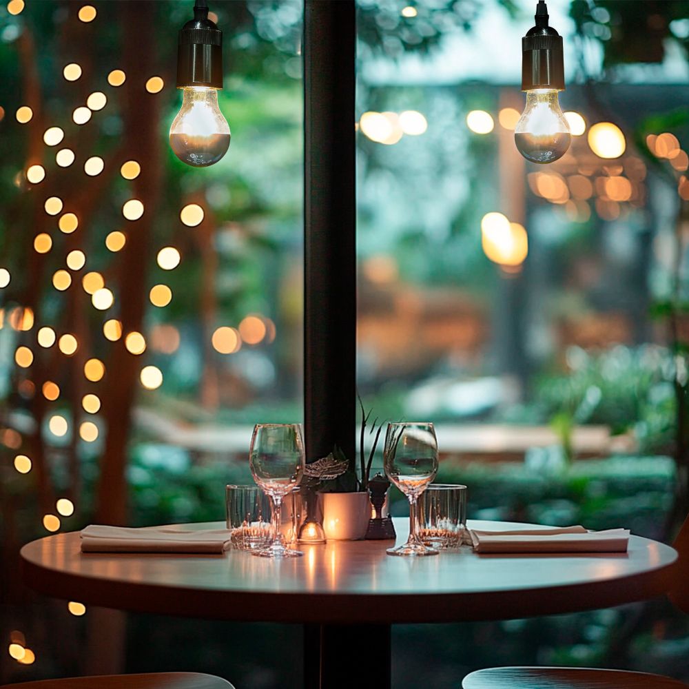 LED-A60-4W-4000K-E27-CL MIRROR-CHROME PLS02WH Лампа светодиодная. Форма A. прозрачная колба с зеркальным отражателем. Серия Sky. Белый свет 4000K. Картон. ТМ Uniel