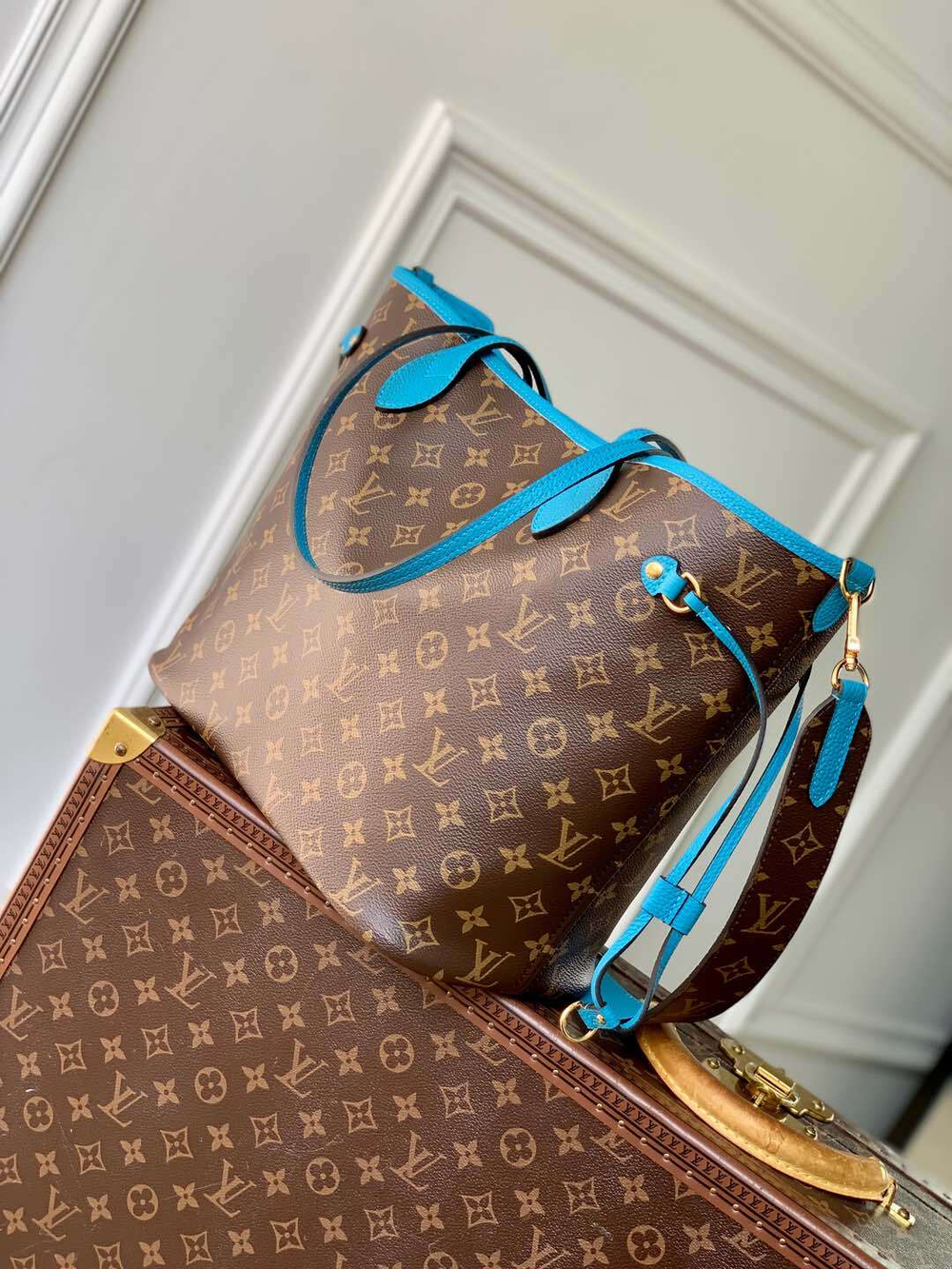 Louis Vuitton Neverfull Bandouliere Inside Out MM