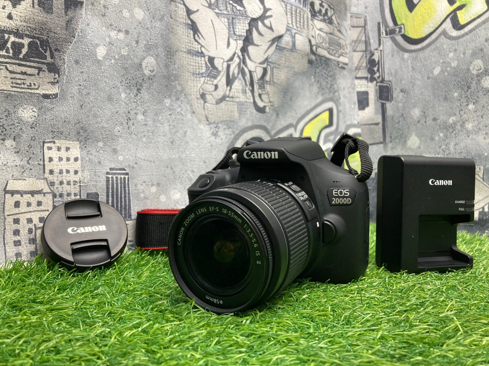 Canon 2000D Kit 18-55mm 3.5-5.6 IS II 22000 кадров