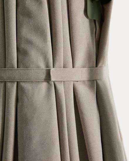 Бежевый консольный зонт Noli с зеленой алюминиевой конструкцией, 300 x 300 см