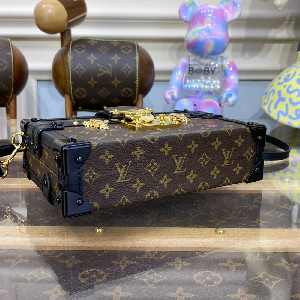 Louis Vuitton Petite Malle