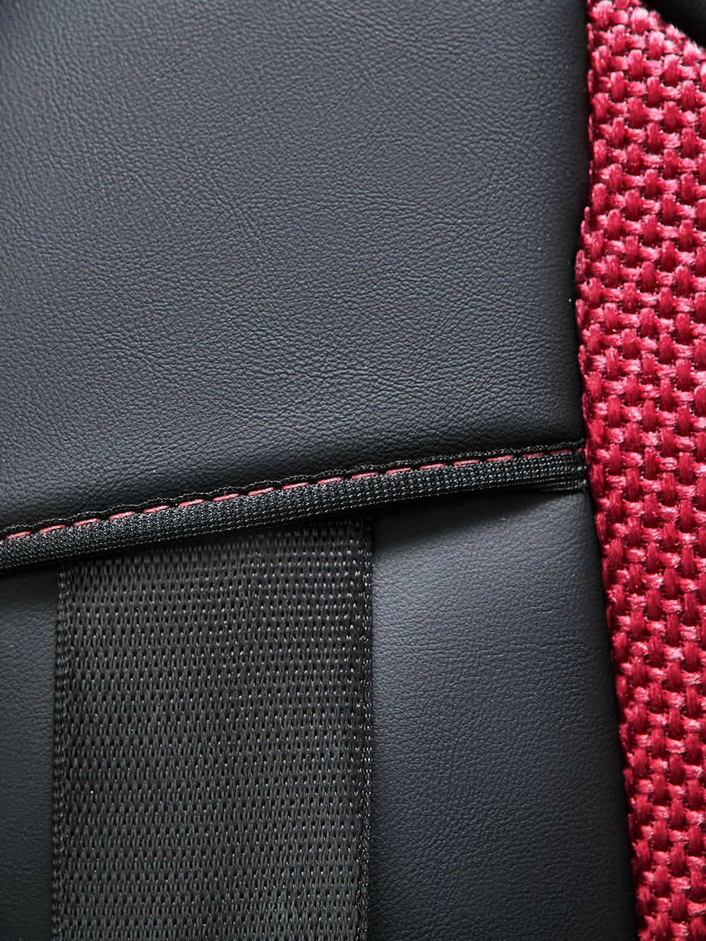 Чехлы Люкс Mercedes Actros MP3 (экокожа, черный, красная вставка (рогожка))