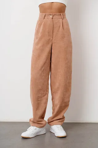 Брюки бананы из вельвета цвета персик