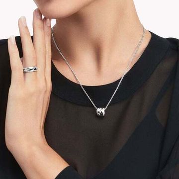 Подвеска Laurence Graff Signature Spinning Diamond Pendant