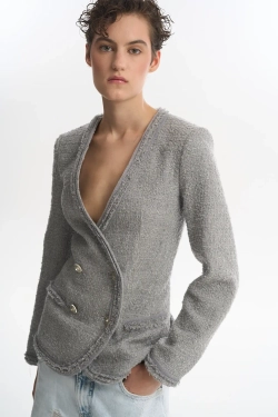 Приталенный жакет из серого твида