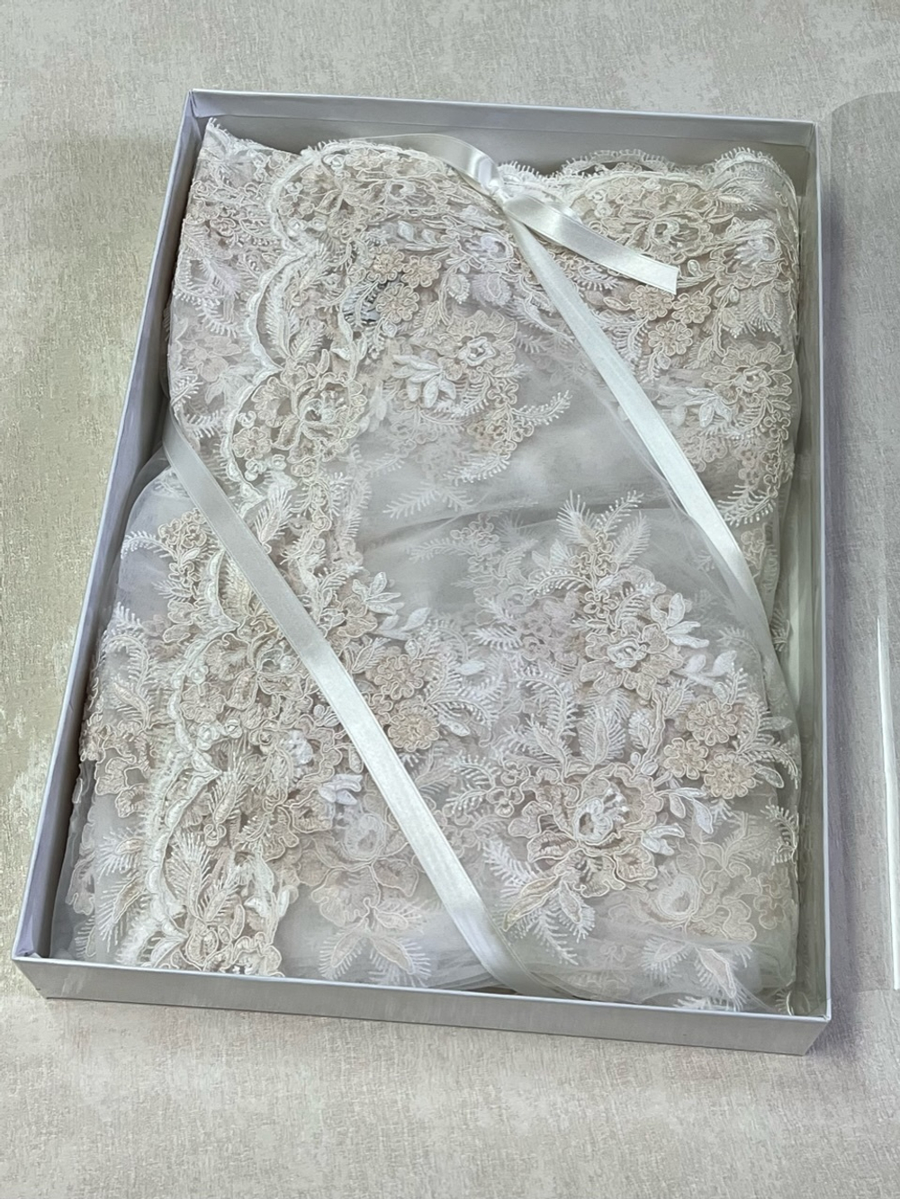 Скатерть кружевная 140x360 Emozioni Lace шампань