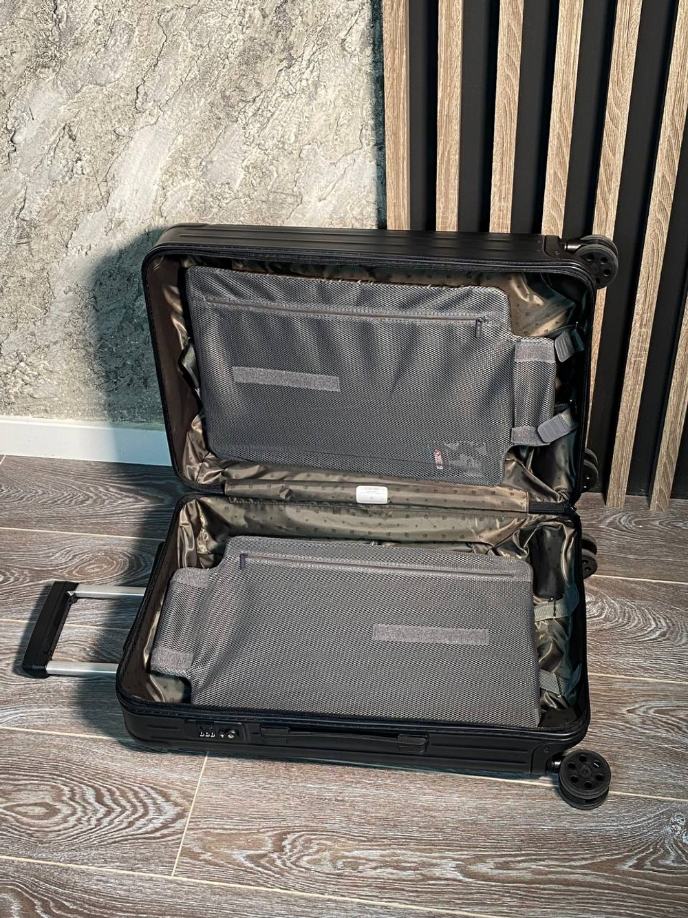 Чемодан Rimowa