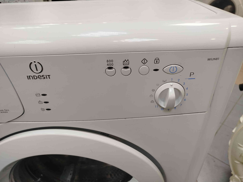 Стиральная машина Indesit WIUN 81 3.5 кг б/у