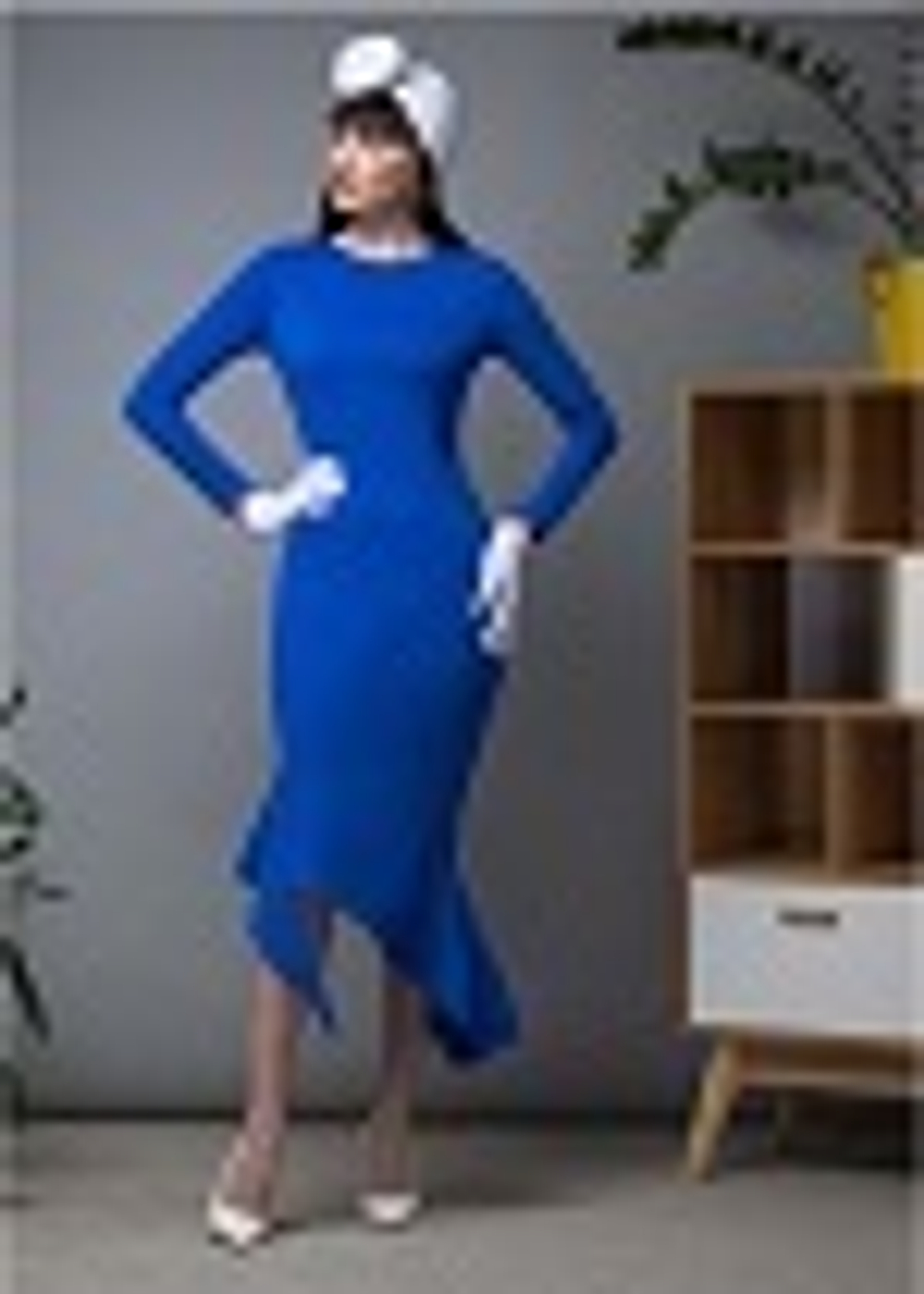 06-01-23 FW Облегающее платье с ассиметричными вставками по бокам синее