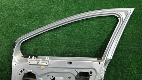 Дверь передняя правая Peugeot 308 1 (2007-2015)