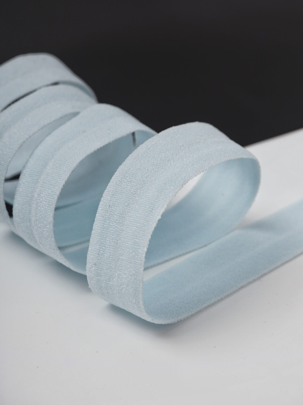 Бейка эластичная светло-голубая матовая ширина 15 мм