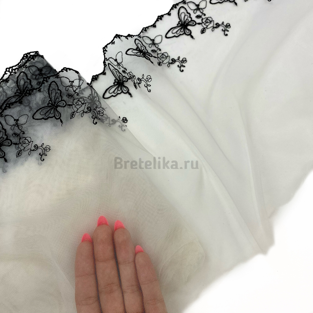 Вышивка на сетке молочная 20 см